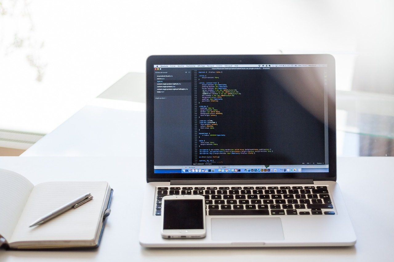 Spresso vs. CommerceLayer – headless payments laptop-1839876_1280