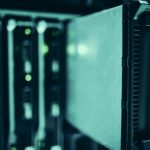 Jak zbudować domowe lab IT do testów wydajnościowych bez wydawania fortuny na sprzęt Nowoczesne szafy serwerowe w centrum danych dla testów wydajnościowych